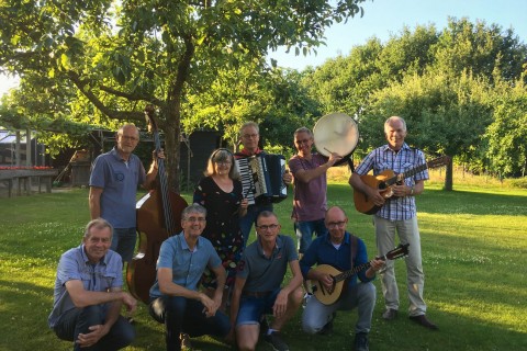 the auld smiddy folkband